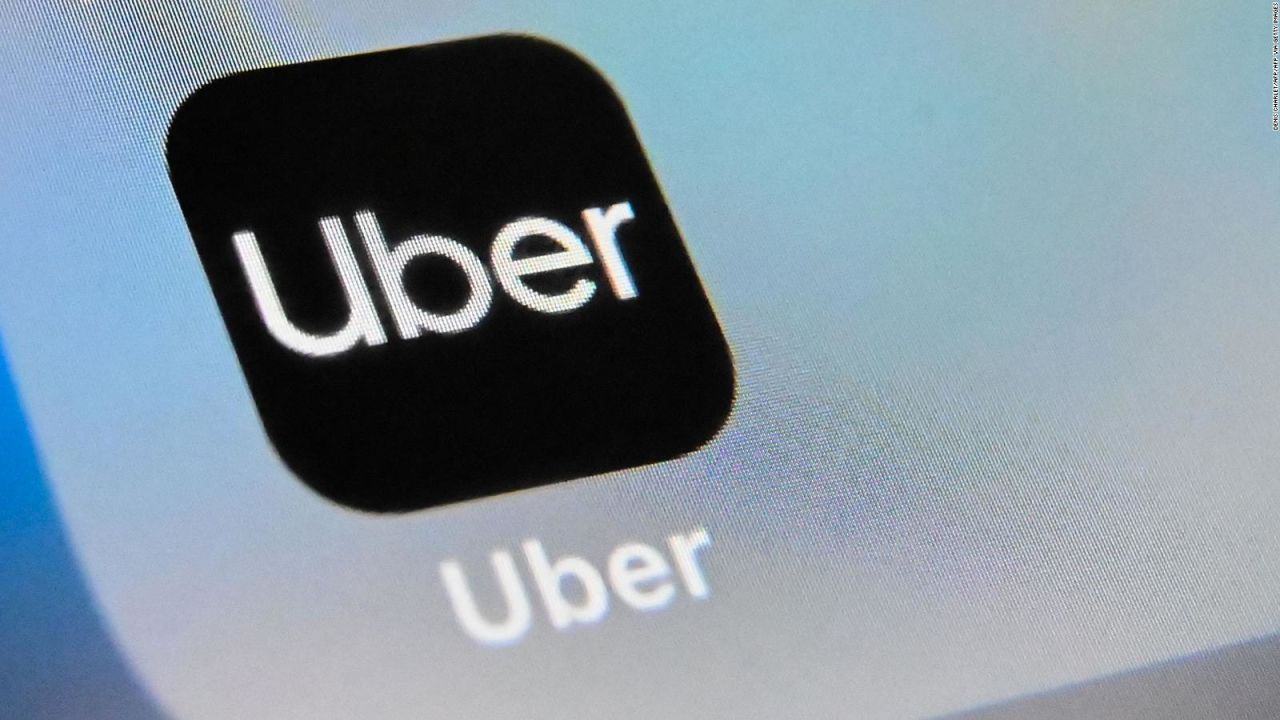 CNNE 728642 - accion uber cae a su minimo historico