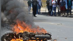 CNNE 728659 - un muerto y 89 heridos en cochabomba durante protestas