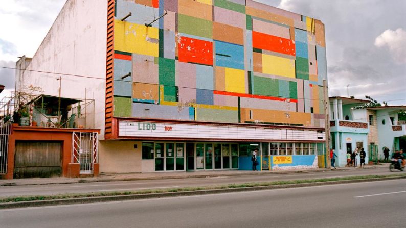 Cine Lido, La Habana — El glamour de estas gemas arquitectónicas se ha desvanecido con el pasar de las décadas.