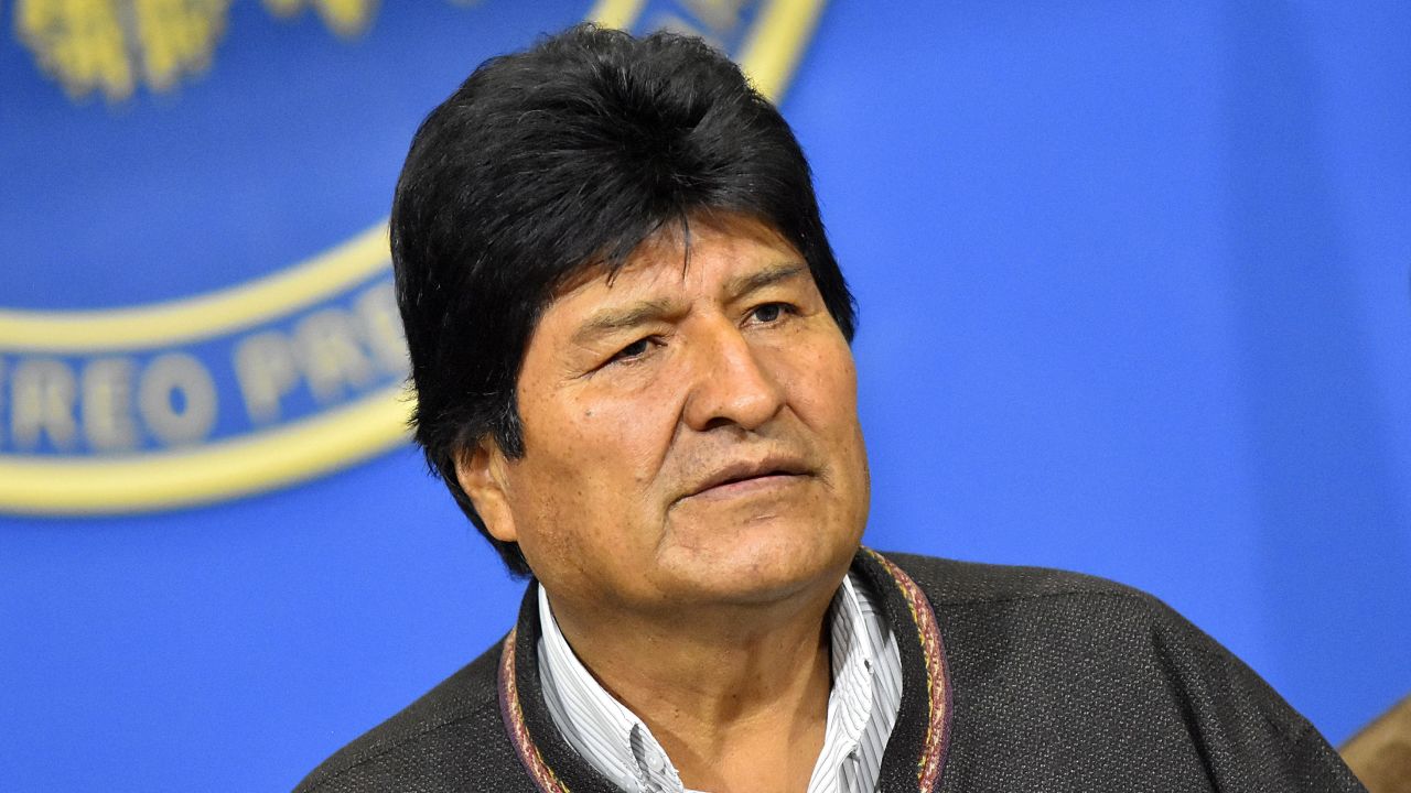 El presidente de Bolivia, Evo Morales, anunció su renuncia este domingo, el mismo día en que la OEA presentó las conclusiones de una auditoría que cita irregularidades en las elecciones celebradas el 20 de octubre.