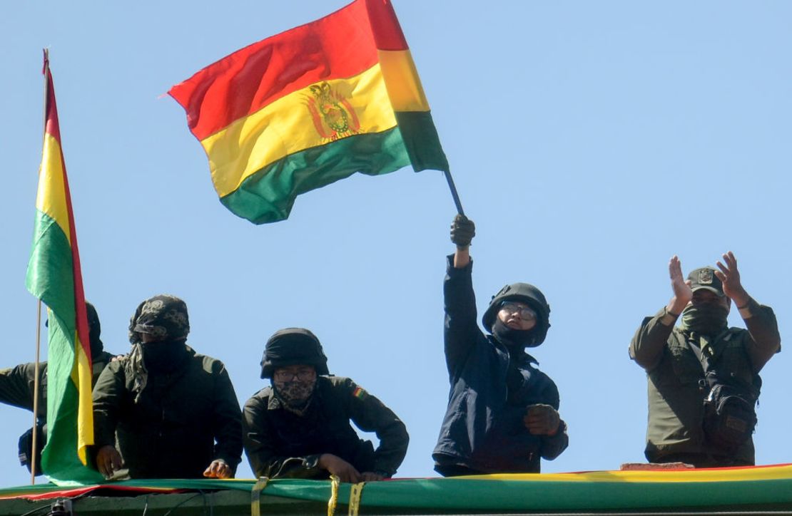 Policías amotinados en Bolivia (Photo by STR / AFP)