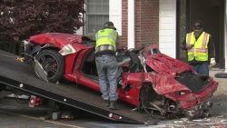 CNNE 730434 - dos personas mueren tras accidente de porsche contra una vivienda