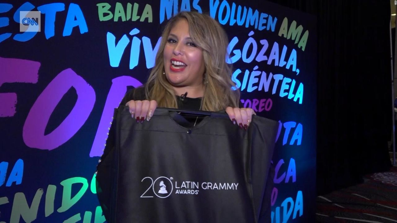 CNNE 730872 - adentrate al cuarto de regalos de los latin grammy