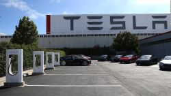 CNNE 731690 - breves economicas- tesla inaugurara nueva fabrica en europa