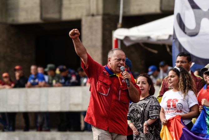 Diosdado Cabello, presidente de la Asamblea Nacional Constituyente de Venezuela, encabezó la marcha del oficialismo en Caracas.