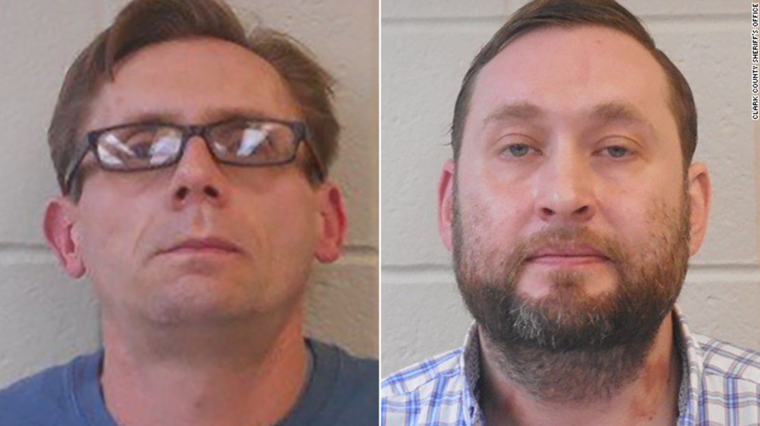 Terry David Bateman, de 45 años, y Bradley Allen Rowland, de 40, son profesores asociados de química en la Universidad Estatal de Henderson en Arkadelphia, Arkansas.