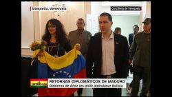 CNNE 733298 - en venezuela, diplomaticos de maduro expulsados de bolivia