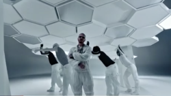 CNNE 733651 - j balvin blanco estreno