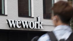 CNNE 733670 - wework anuncia despido masivo de miles de empleados