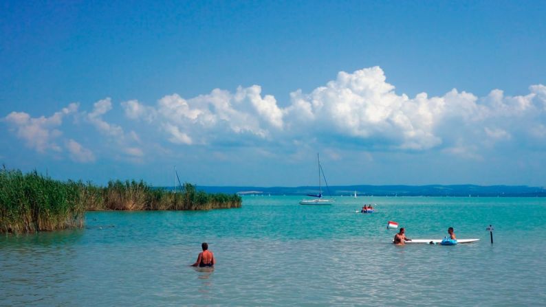 NATURALEZA -- La Ruta Azul Nacional, Hungría: El Lago Balaton es uno de los sitios predilectos de la los 1.128 kilómetros de la ruta.