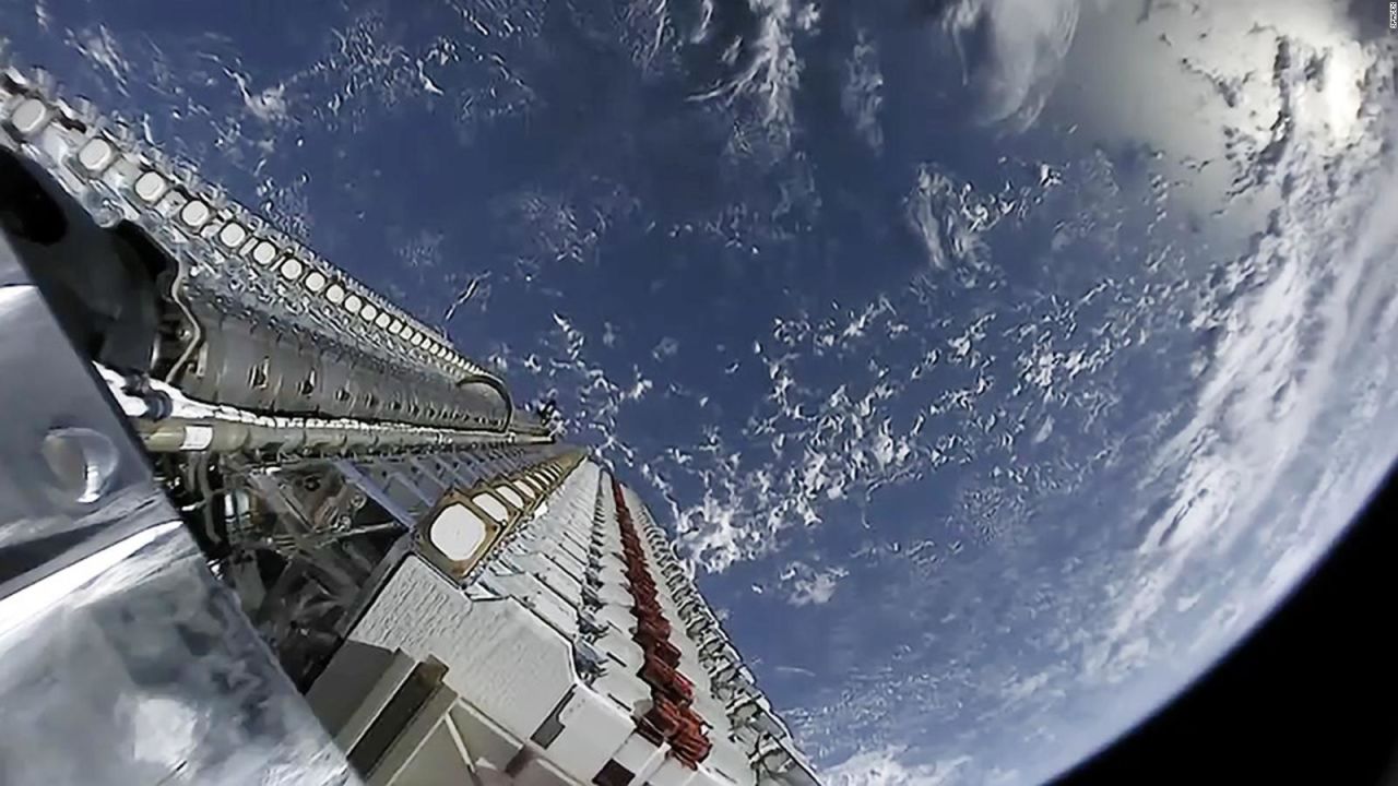 CNNE 735109 - astronomos- satelites de spacex causan problemas