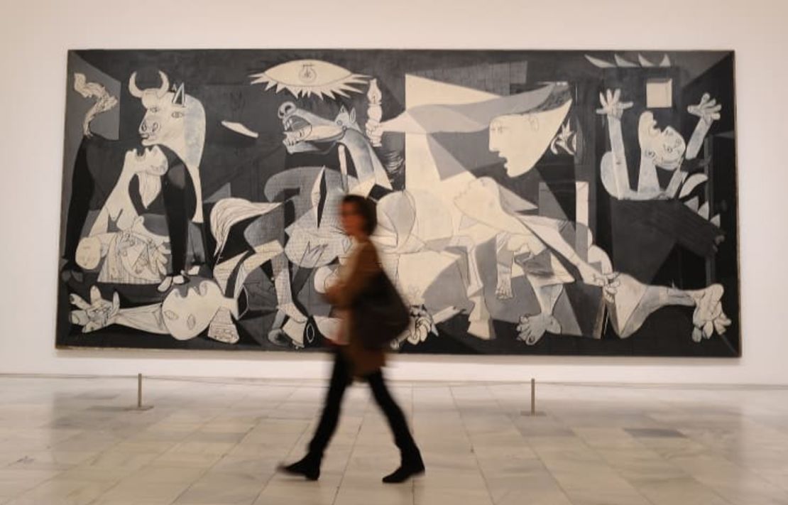 Vista del "Guernica" de Pablo Picasso en el Museo Reina Sofía de Madrid, España.