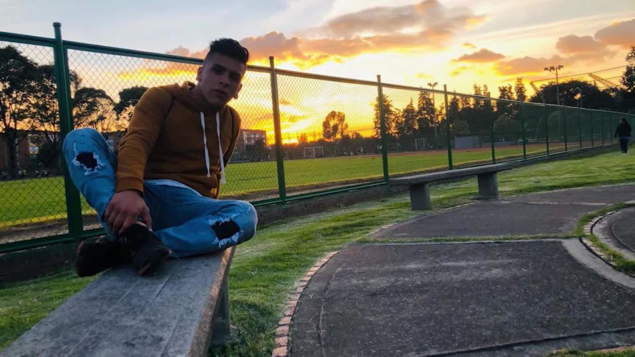 CNNE 736993 - amigos despiden y recuerdan al joven dilan cruz