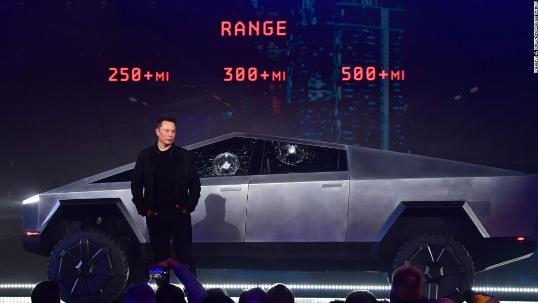 Elon Musk durante la presentación de la Cybertruck.