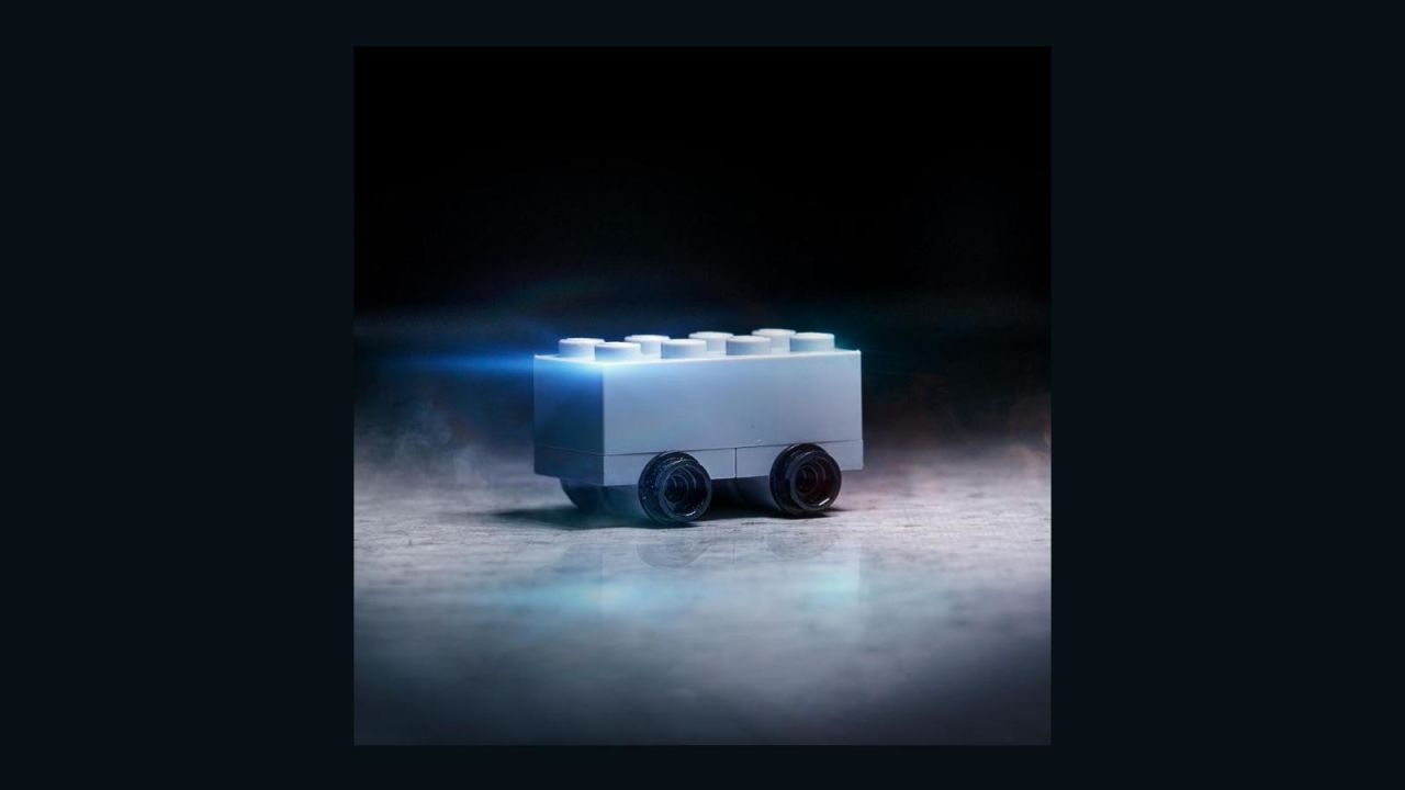 CNNE 737623 - lego se burla del cybertruck de tesla