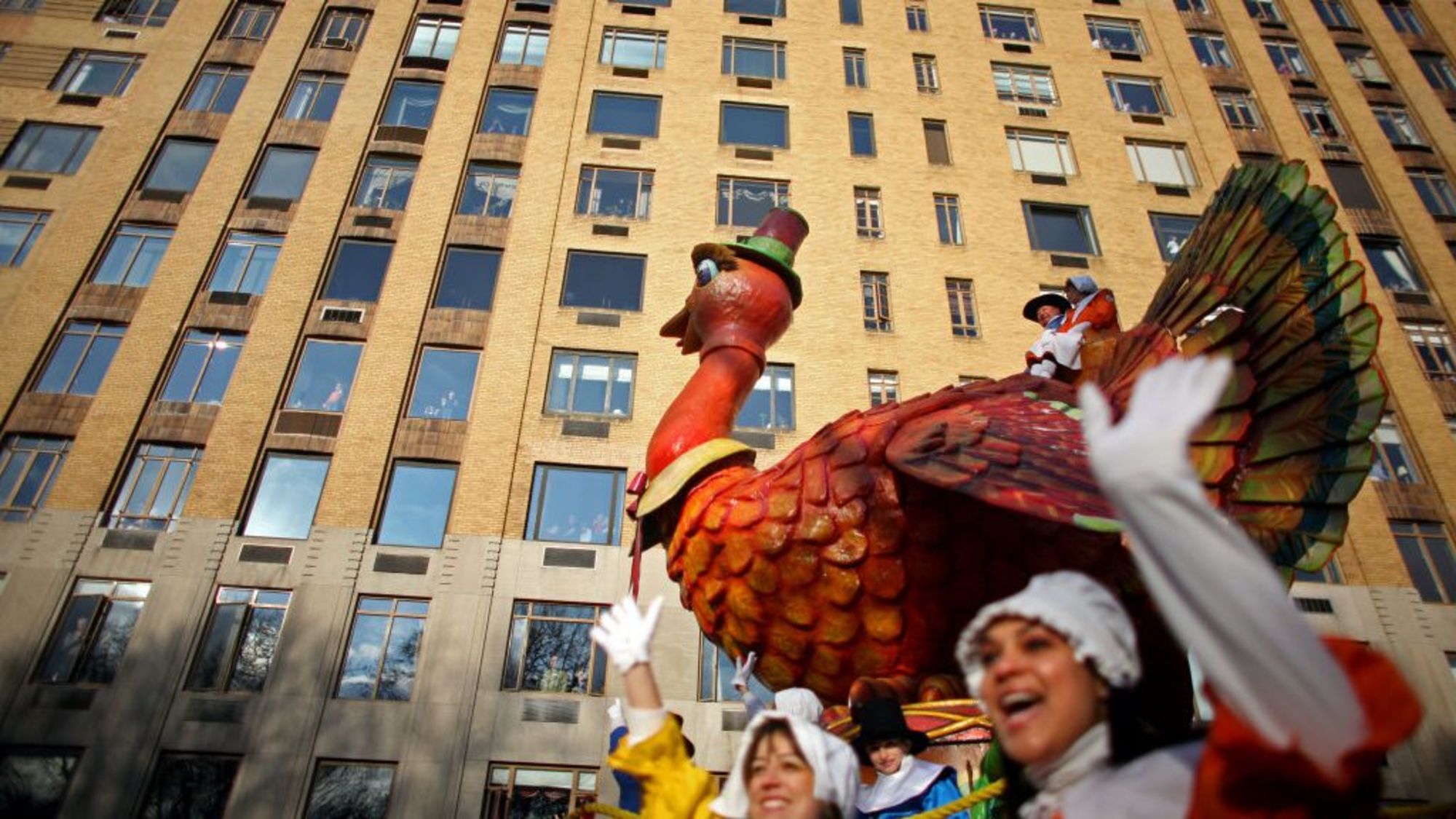 CNNE 737818 - macy's hosts annual thanksgiving day parade