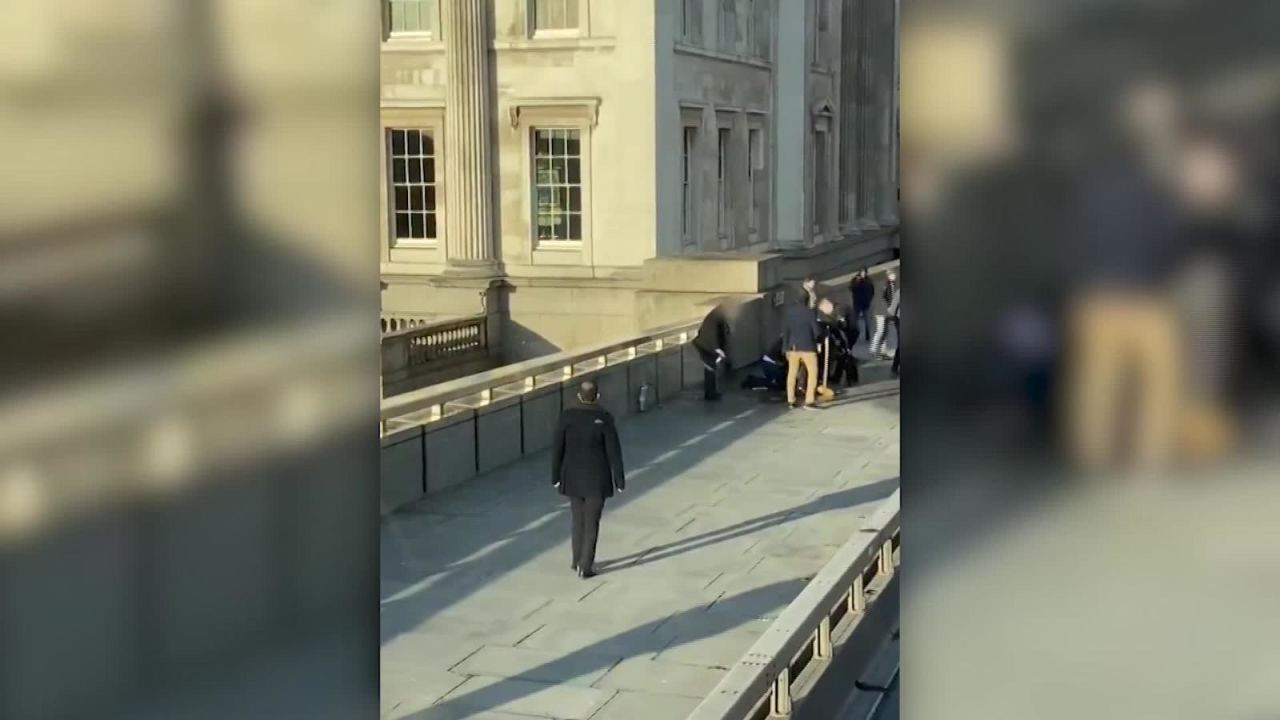 CNNE 738511 - video muestra el incidente en el puente de londres