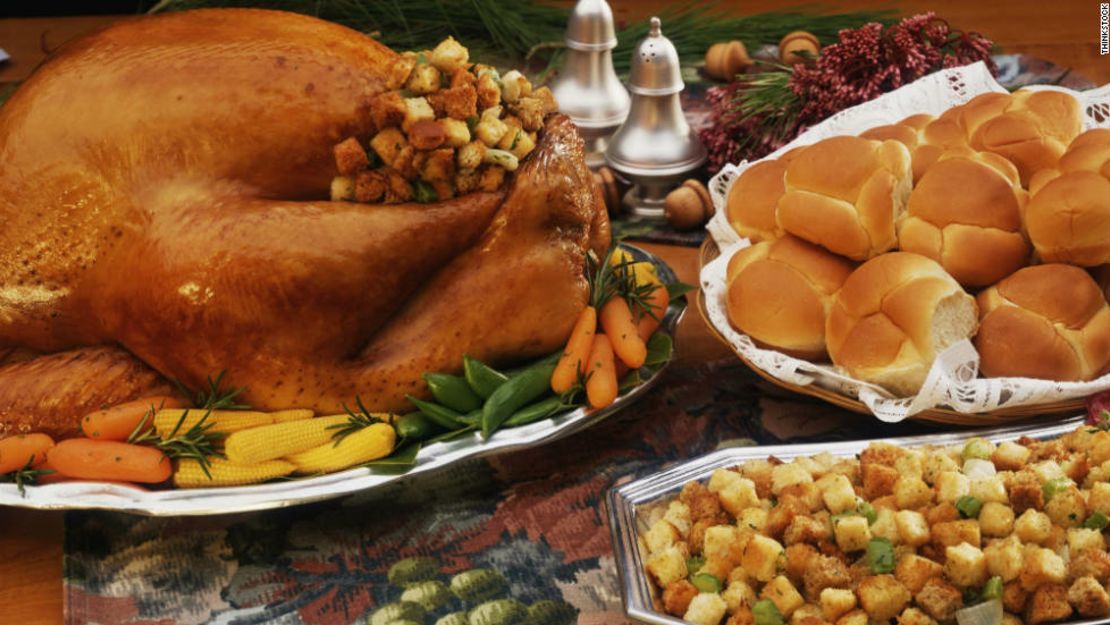 CNNE 738633 - 111123021051-thanksgiving-dinner-horizontal-large-gallery