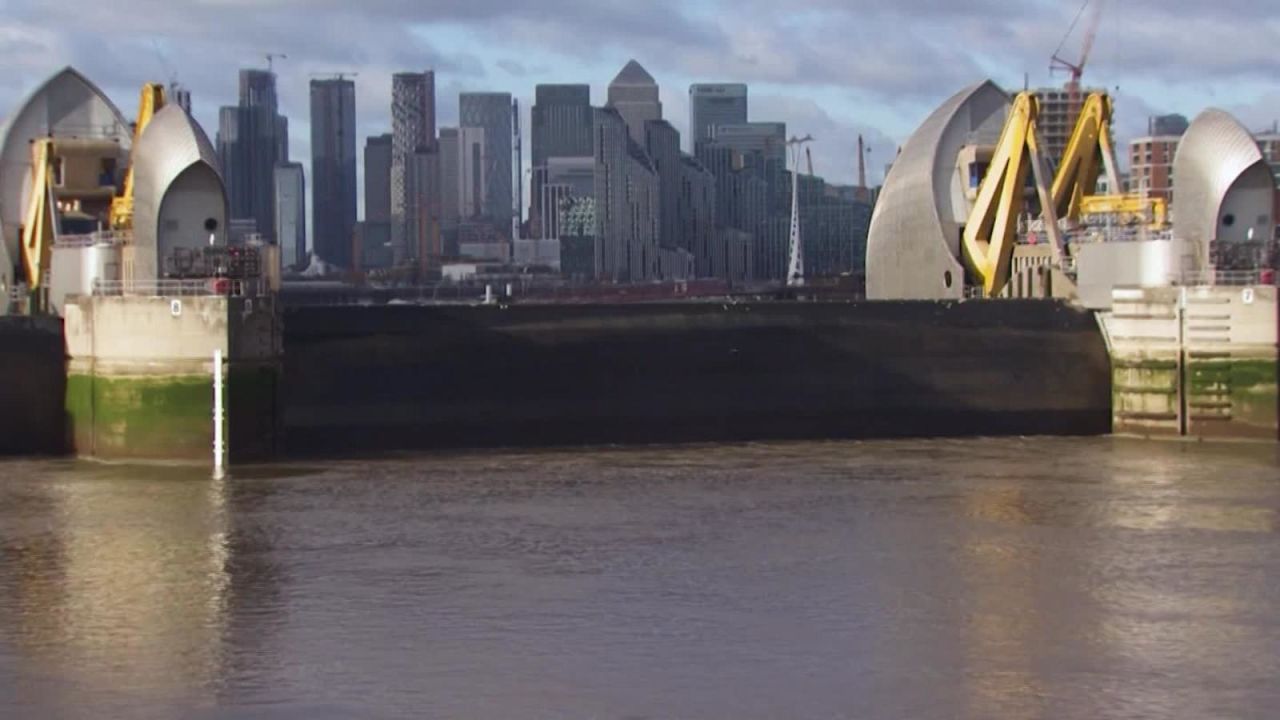 CNNE 739579 - londres toma medidas para prevenir inundaciones