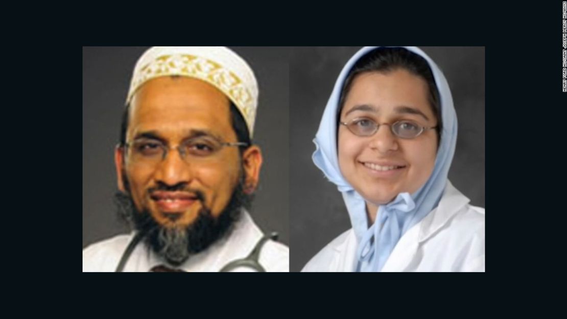 El doctor Fakhruddin Attar, a la izquierda, y la doctora Jumana Nagarwala.