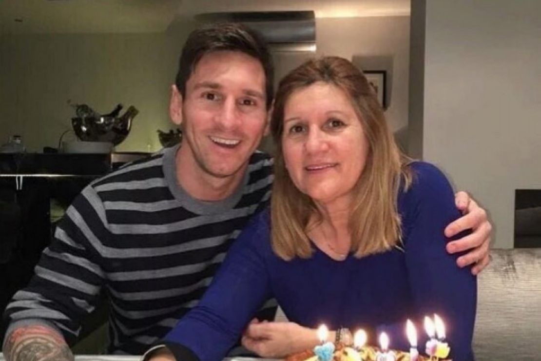 Celia, junto a su hijo Lionel Messi.