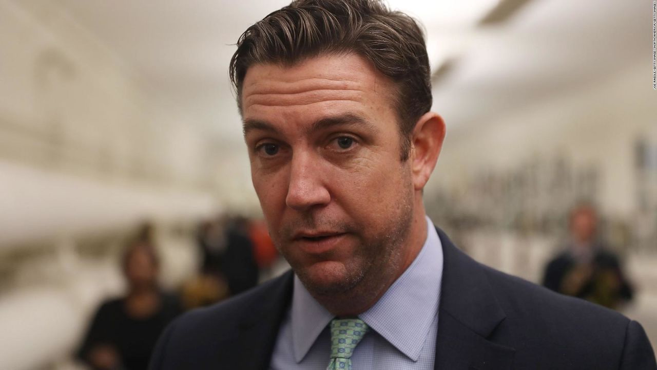 CNNE 741877 - duncan hunter admite malversar usd$ 200 mil de fondos