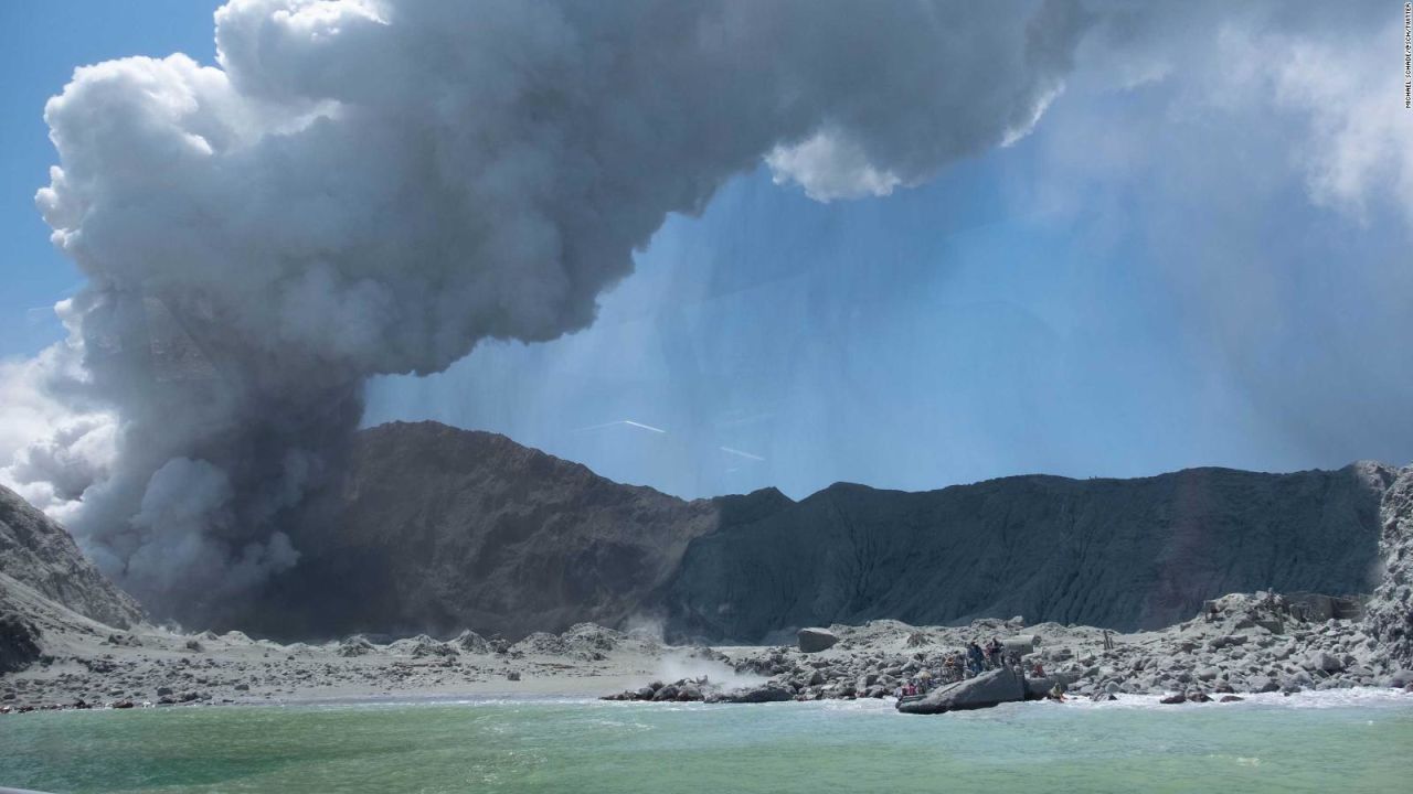 CNNE 742526 - erupcion del volcan en nueva zelandia