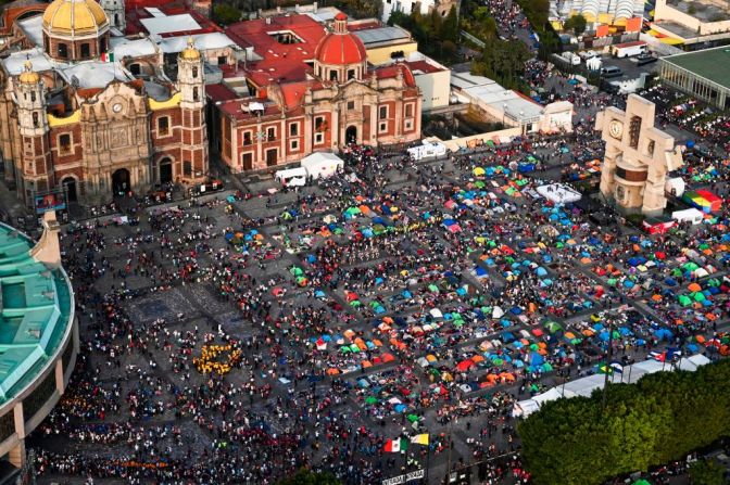 La Basílica de Guadalupe, en Ciudad de México, es el segundo centro católico más visitado en el mundo, solo después de la Basílica de San Pedro en Roma según el episcopado en México.