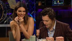 CNNE 744613 - harry styles evita responder preguntas a kendall jenner