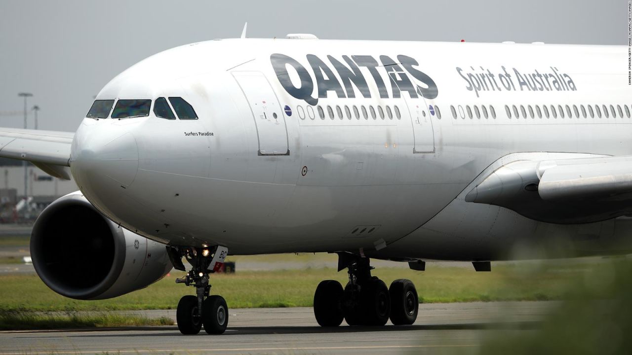 CNNE 745301 - qantas se equipa para realizar el vuelo mas largo del mundo