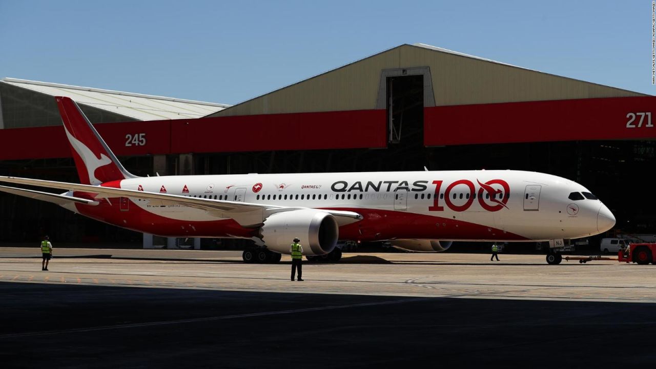 CNNE 745407 - qantas elige a airbus para los vuelos mas largos del mundo