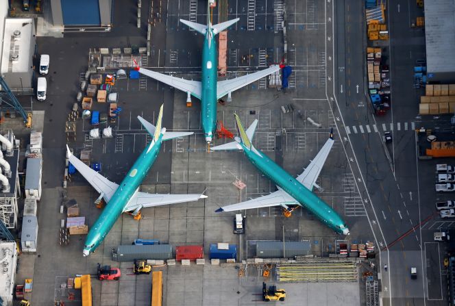 21 de marzo: Tres aviones Boeing 737 MAX están estacionados en la fábrica de Boeing en Renton, Washington. Muchos países, incluido Estados Unidos, castigaron los 737 MAX después de dos accidentes fatales en poco más de cinco meses.