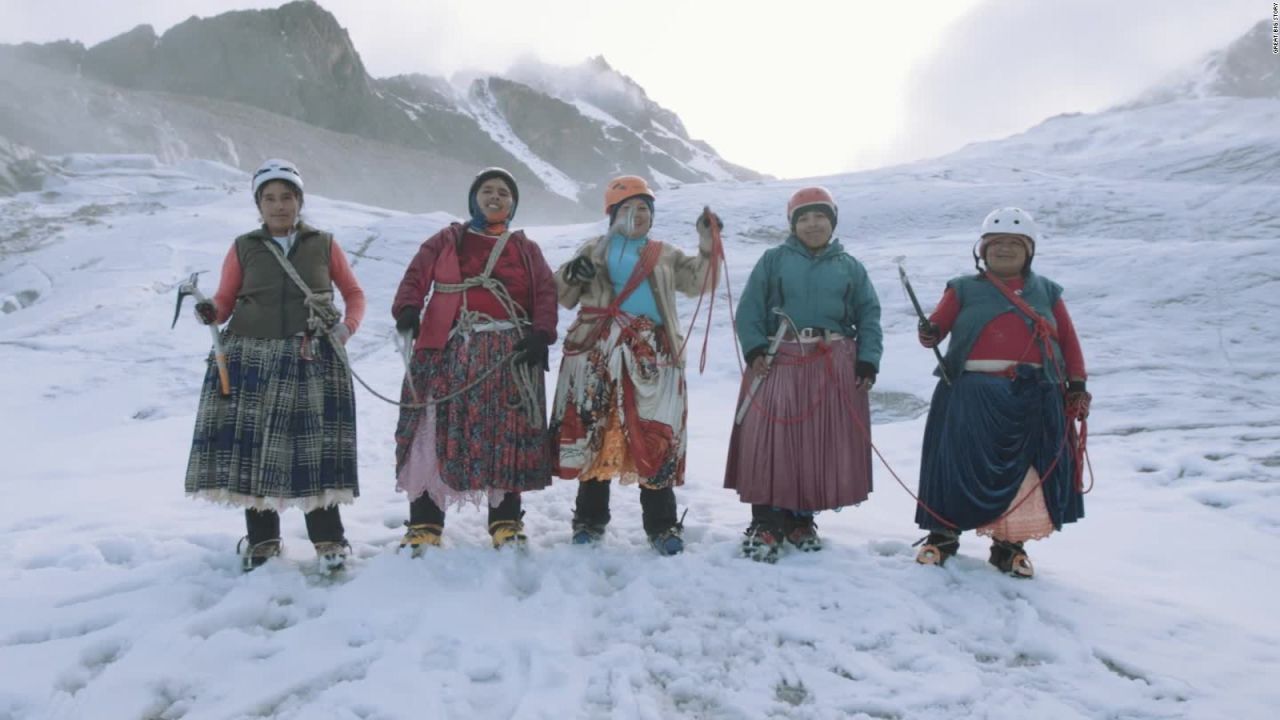 CNNE 746066 - "queremos que la gente siga el ejemplo de 'las cholitas'"