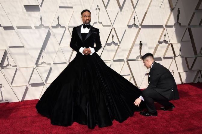 El actor y cantante Billy Porter llega a la alfombra roja de los Premios de la Academia el 24 de febrero.