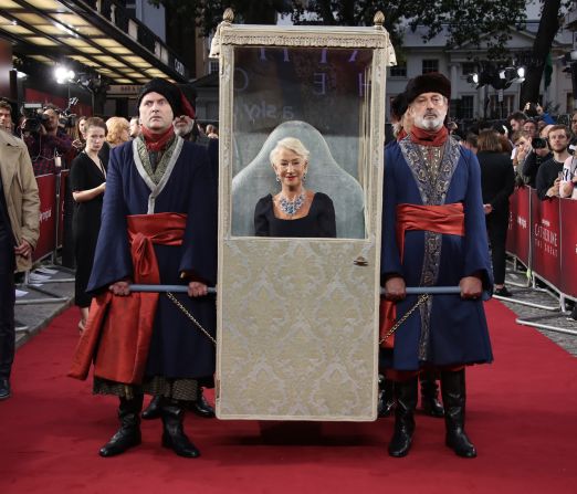 La actriz Helen Mirren asiste al estreno en Londres del programa de televisión "Catherine the Great" el 25 de septiembre. Mike Marsland / WireImage / Getty Images