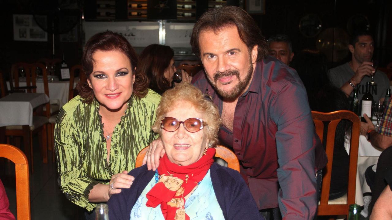 CNNE 748645 - ¿quien fue la gran creadora del duo pimpinela?