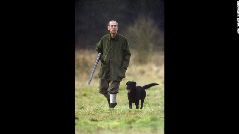 El príncipe Felipe caza en la propiedad de Sandringham en 1994.