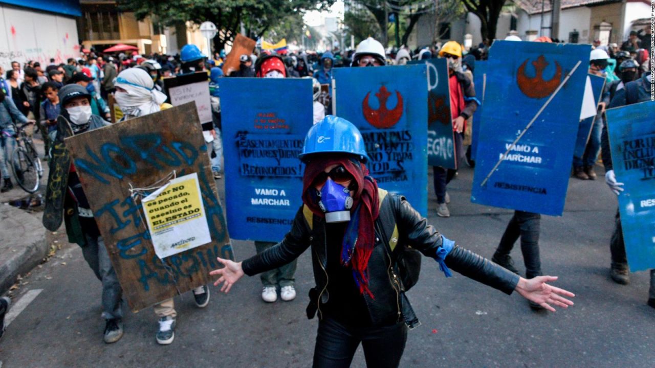 CNNE 748915 - ellos son los escudos azules, "la primera linea de defensa"