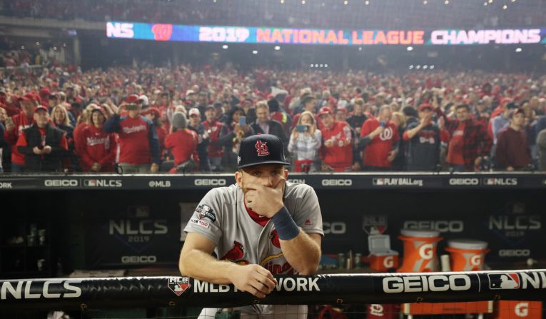 Harrison Bader de St. Louis reacciona después de que los Cardenales perdieron el Campeonato de la Liga Nacional contra Washington el 15 de octubre. Patrick Smith / Getty Images