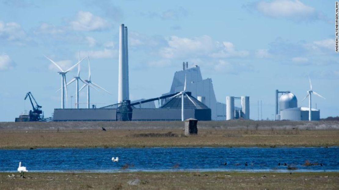 Una vista de la central eléctrica Avedore de Dinamarca, que proporciona calefacción urbana al área metropolitana de Copenhague.