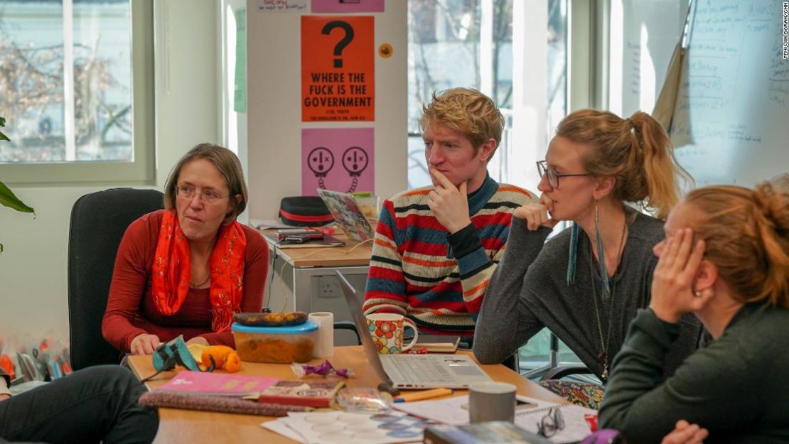 Extinction Rebellion ofrece voluntariamente una reunión en la sede de Londres.