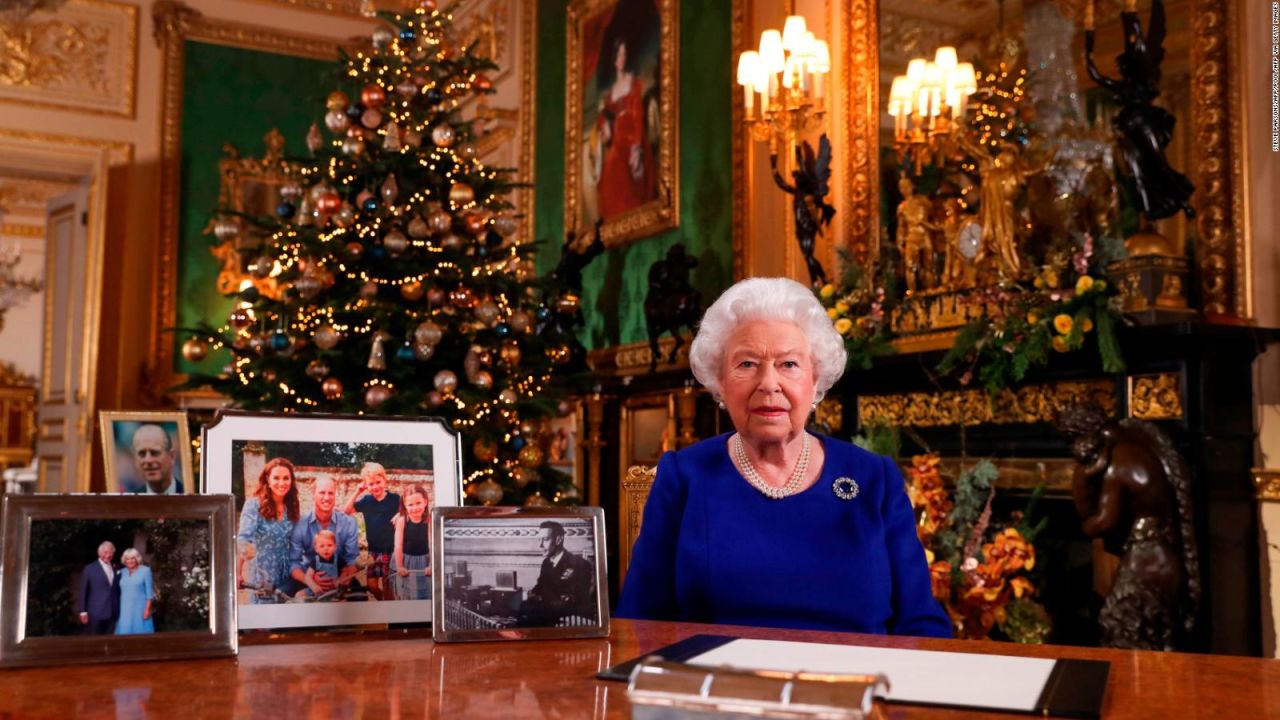 CNNE 750417 - la reina isabel ii pide reconciliacion por navidad