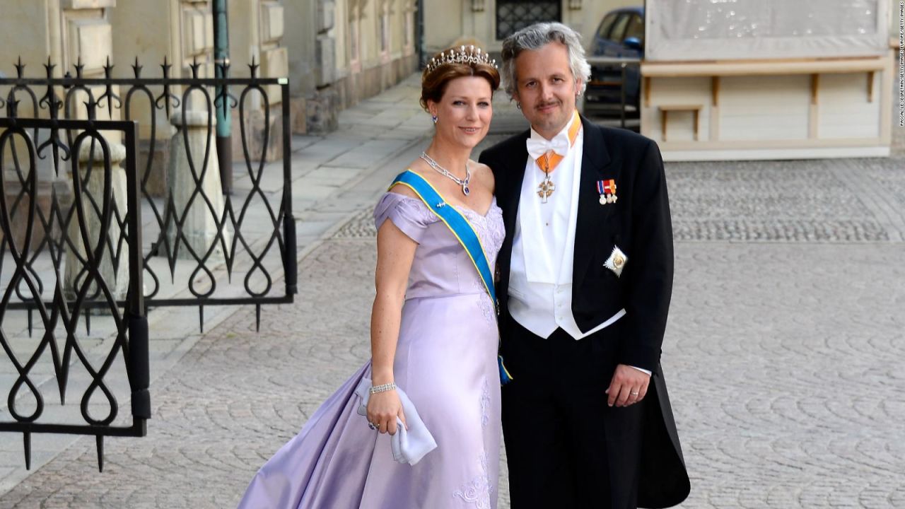 CNNE 750619 - exesposo de princesa noruega se suicida