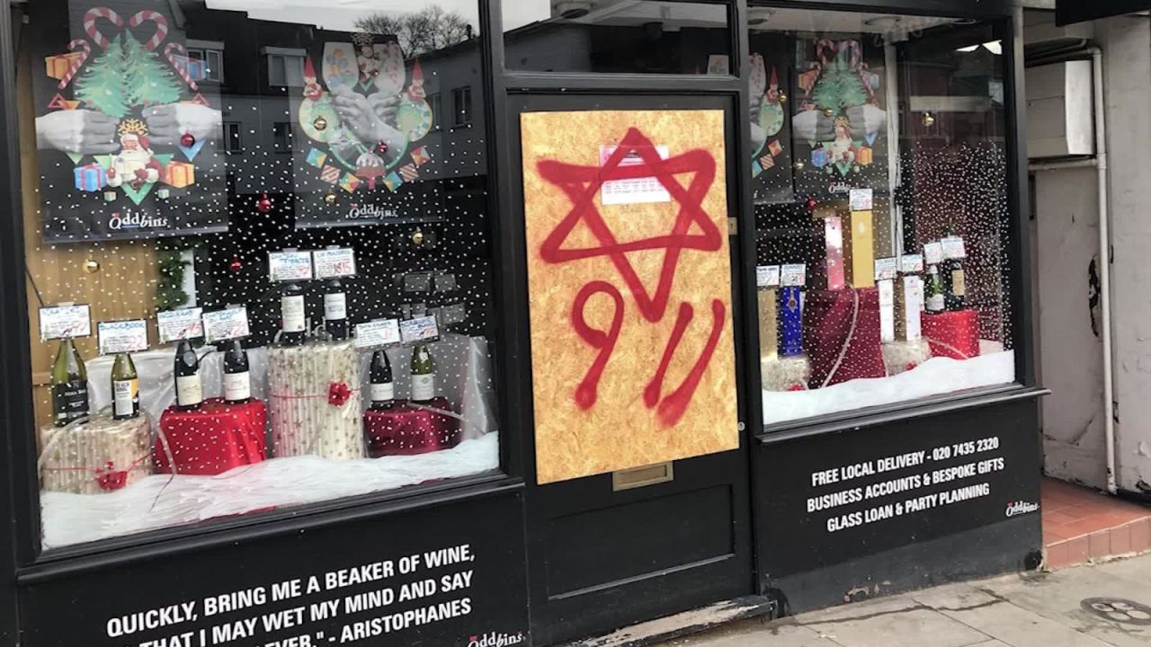 CNNE 751693 - grafitis antisemitas en londres