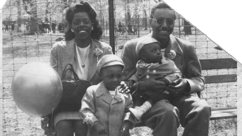 Lazos familiares — Durante 60 años, Mallett ha estado motivado por la idea de volver a ver la cara de su padre.