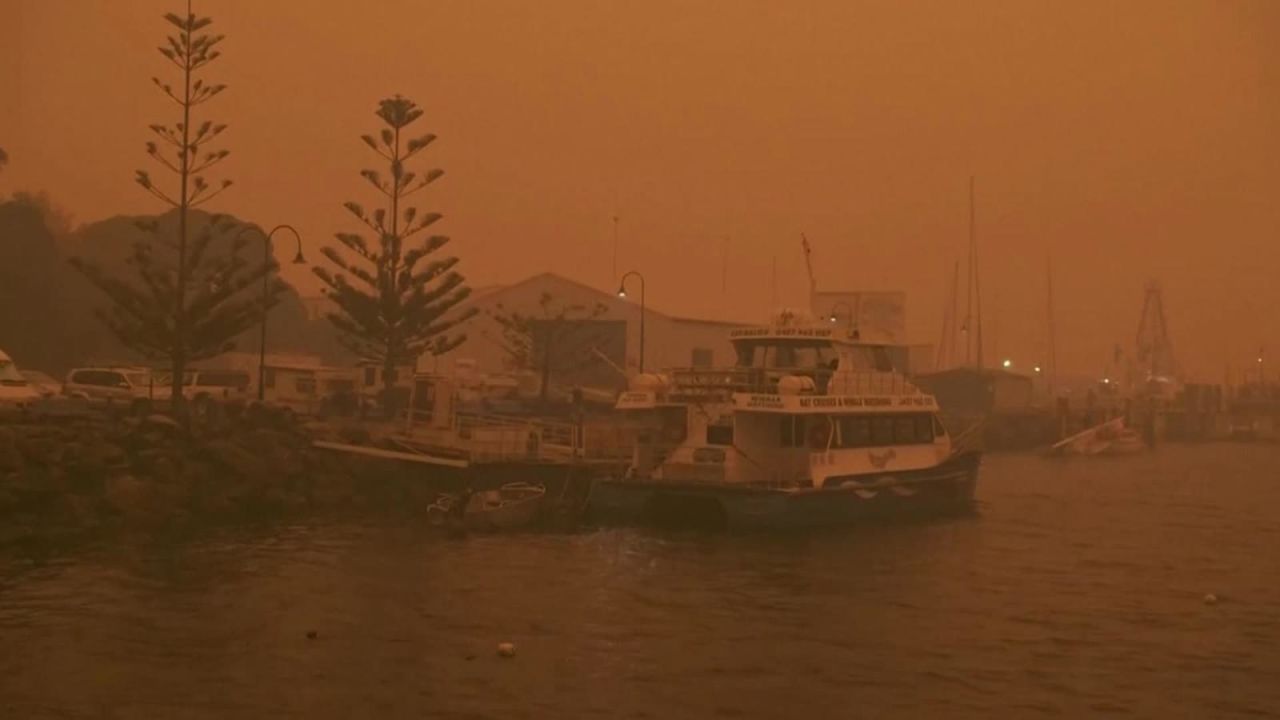 CNNE 754079 - incendios en australia- el cielo se tine de rojo