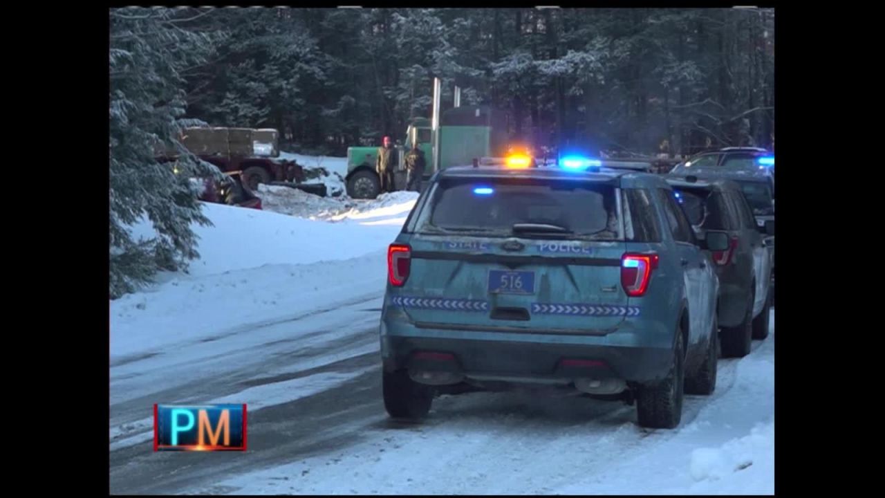 CNNE 755078 - accidente de transito cierra la carretera i-95 en maine