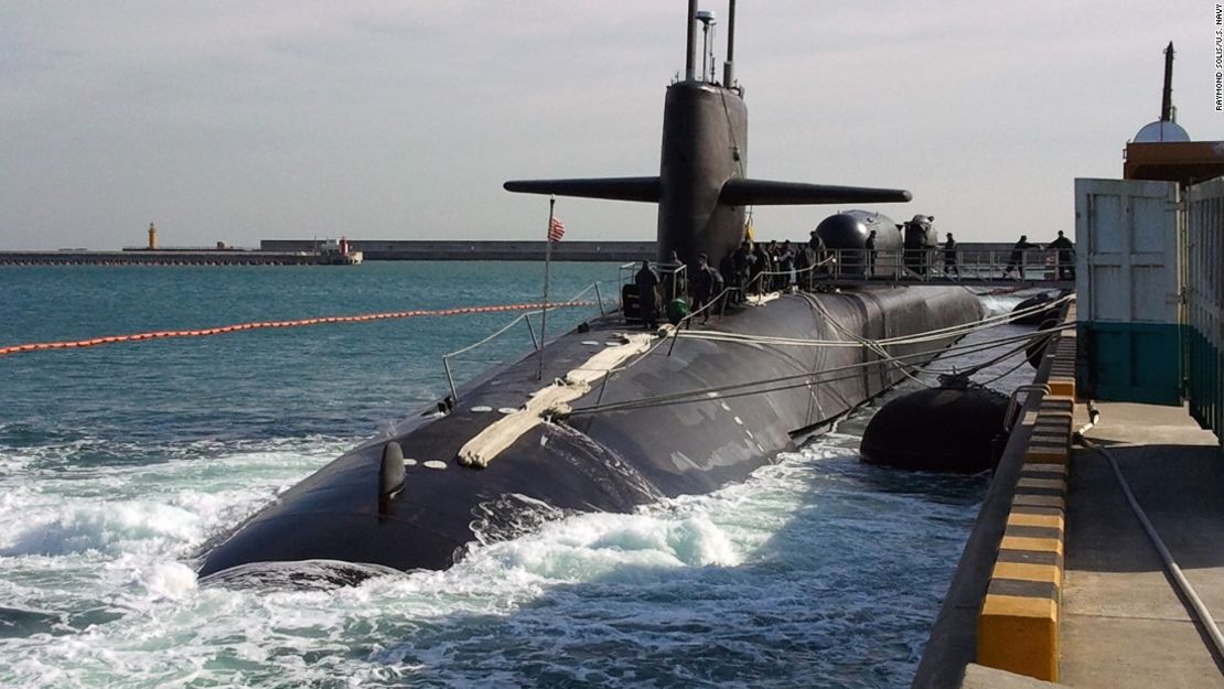 Los submarinos clase Ohio como el USS Michigan pueden transportar hasta 154 misiles Tomahawk.