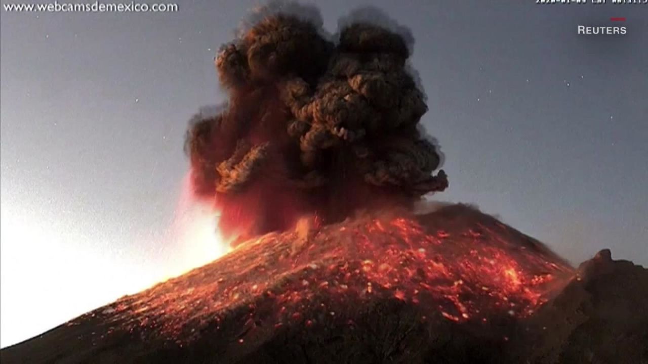 CNNE 756332 - espectacular explosion del popocatepetl en mexico