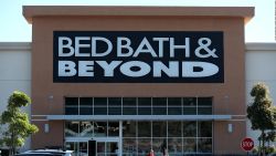 CNNE 756553 - acciones de bed bath and beyond se desploman 20%